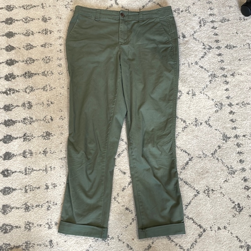 GAP Girlfriend Chino